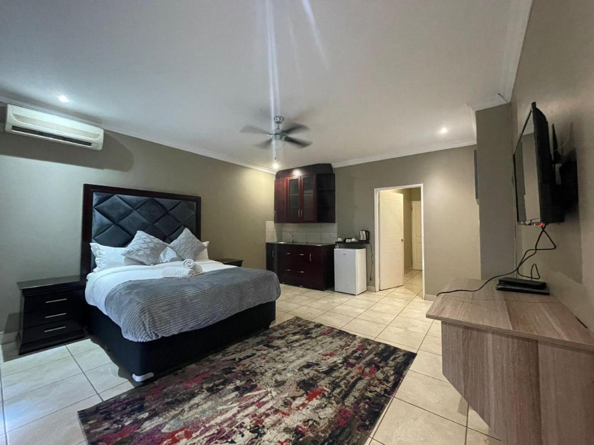 The Black Crown Otel Hartbeespoort Dış mekan fotoğraf